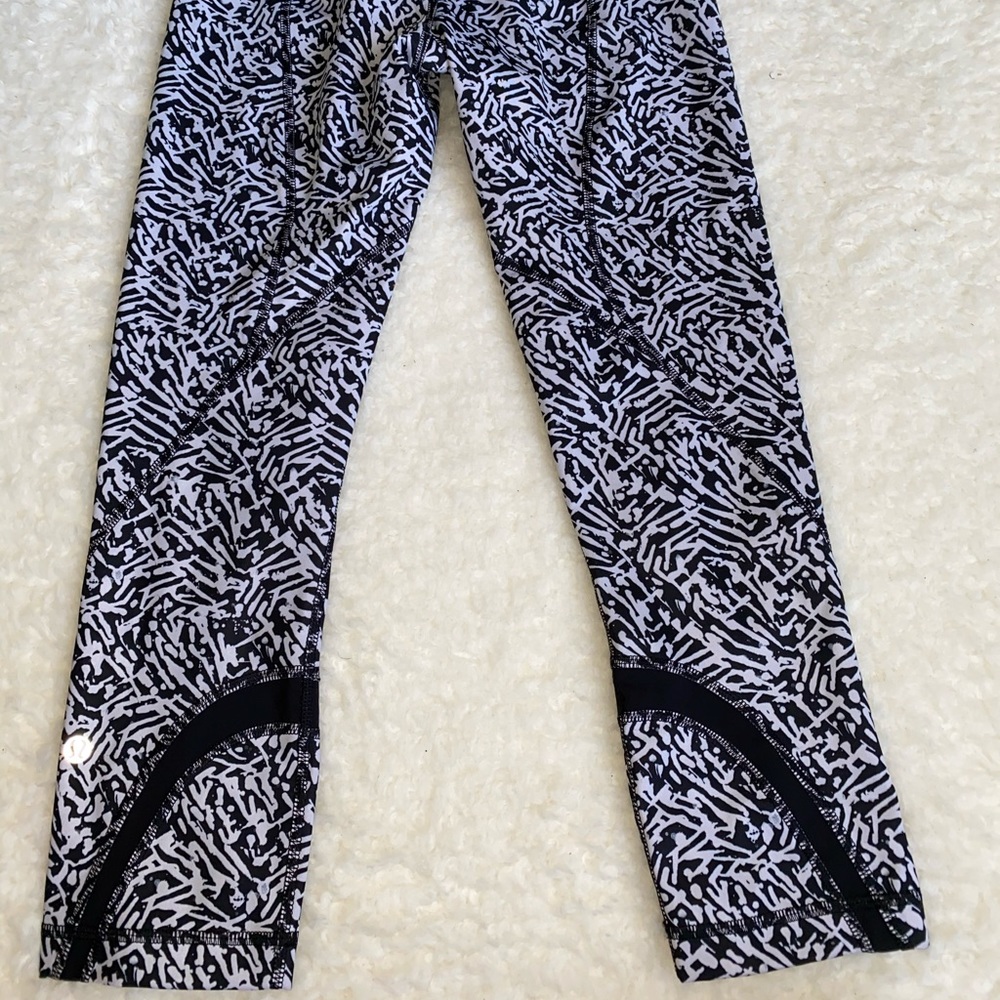 Lululemon Inspire Crop II Full on luxtreme - Picture 5 of 5